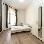 Charkovska 18 * Praha